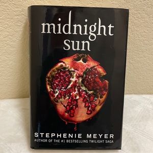 MIDNIGHT SUN Book by Stephanie Meyer